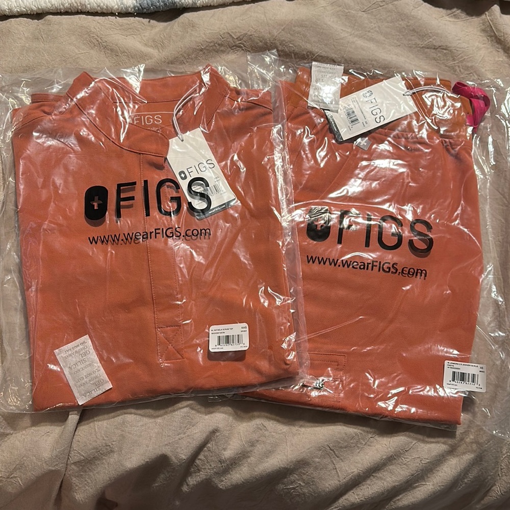 Figs Terracotta Scrubs